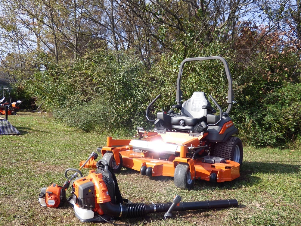 Husqvarna Z572X Deck 31 HP Kawasaki Handheld Package Deal