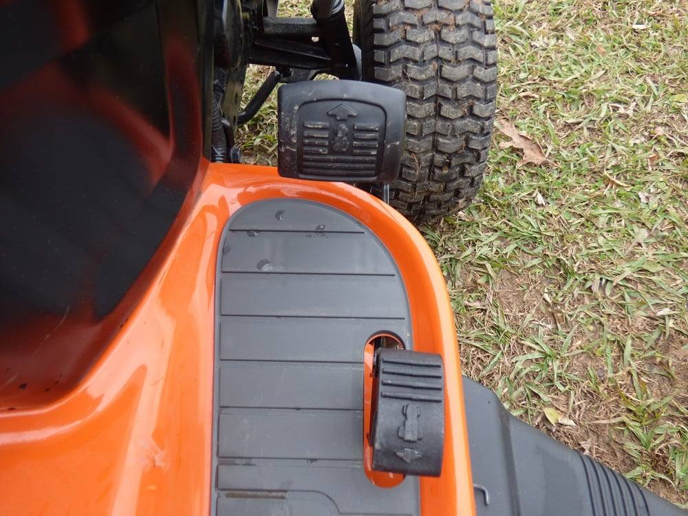 Husqvarna YTH1942 Lawn Tractor with Gift Card