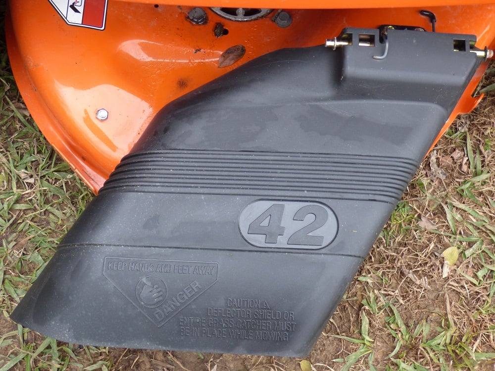 Husqvarna YTH1942 Lawn Tractor with Gift Card
