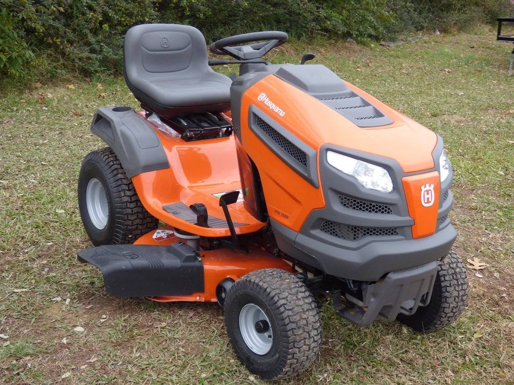 Husqvarna YTH1942 Lawn Tractor with Gift Card