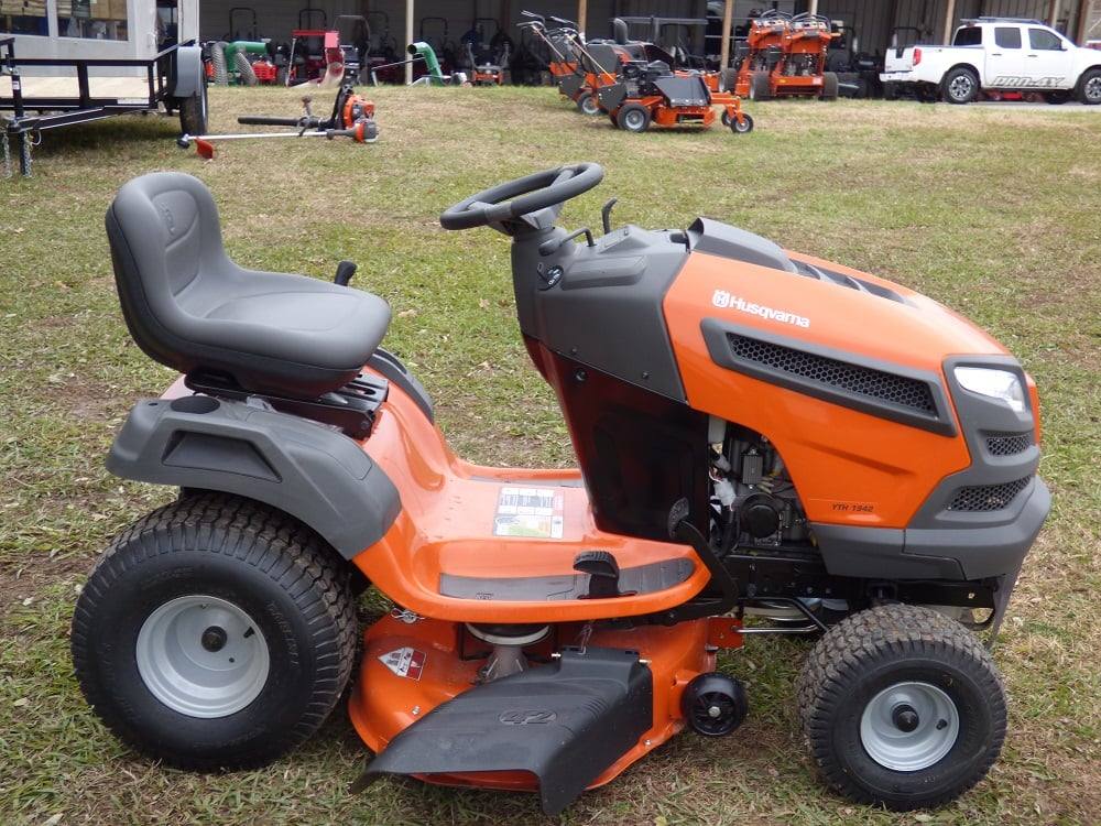 Husqvarna YTH1942 Lawn Tractor with Gift Card