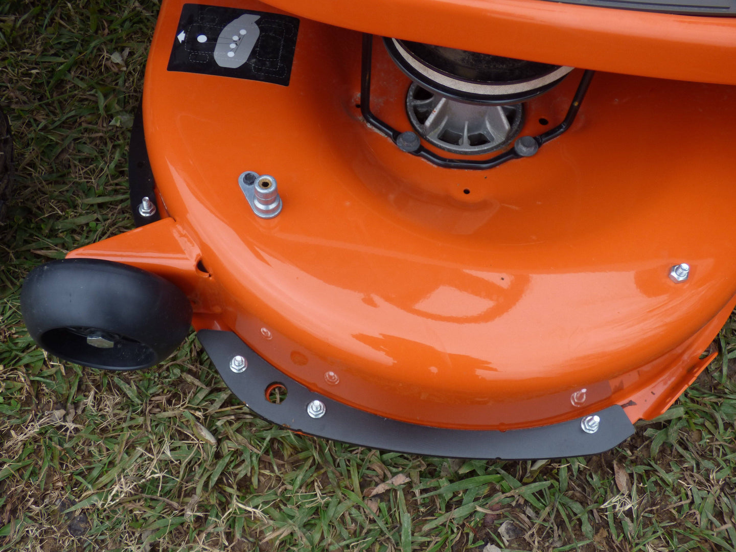 Husqvarna YTH1942 Lawn Tractor with Gift Card
