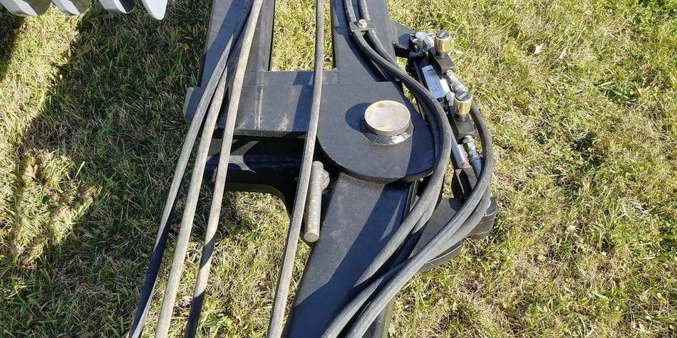 Trac Vac Rock Picker Hydraulic Pull Type