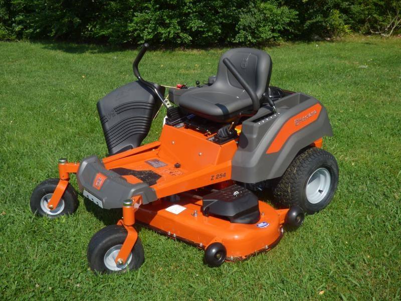 Husqvarna Z254 Zero Turn Lawn Mower