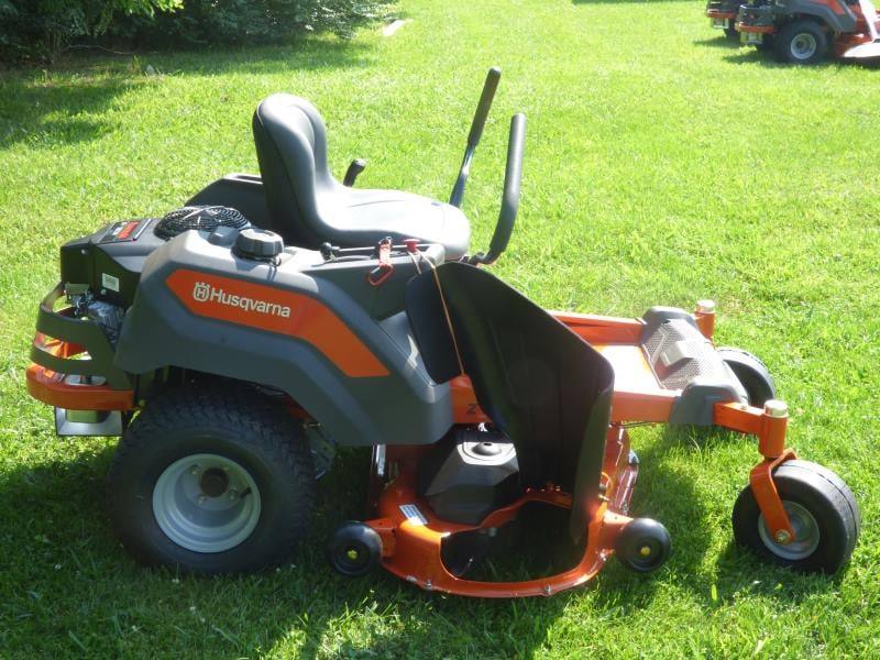 Husqvarna Z254 Zero Turn Lawn Mower