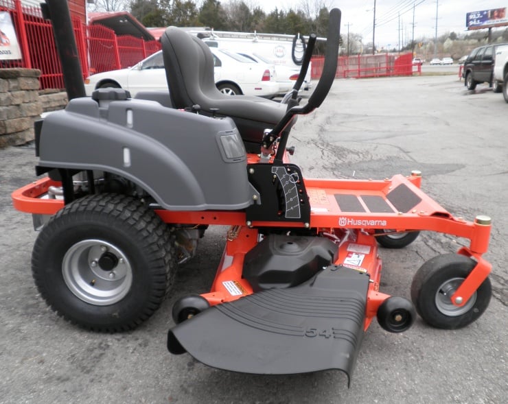 NEW 54 HUSQVARNA ZERO TURN LAWN MOWER 24HP KOHLER  