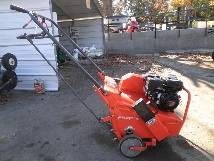 HUSQVARNA WALKBEHIND COMMERCIAL AERATOR AR19 USED ONLY 50HRS  