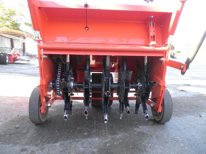 HUSQVARNA WALKBEHIND COMMERCIAL AERATOR AR19 USED ONLY 50HRS  